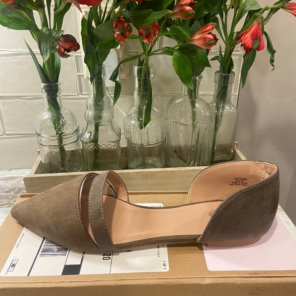 Journee Collection Nita Flats